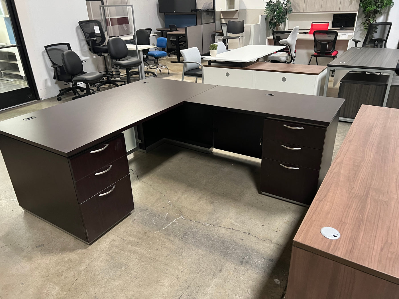 Pre Owned Office Furniture Executive Desk L shaped Desk