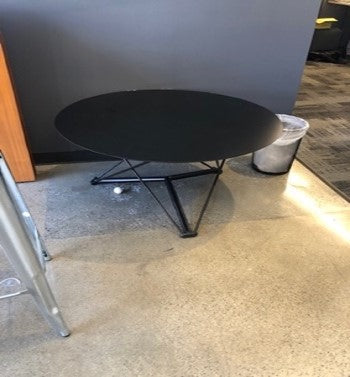 PRE-OWNED ADJUSTABLE HEIGHT ROUND BLACK TABLE