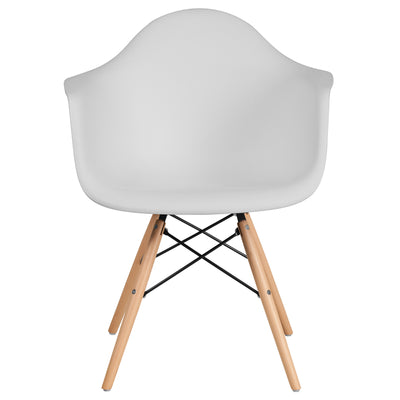 White Plastic/wood Chair