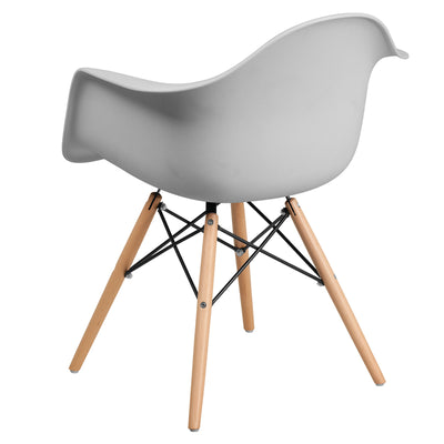 White Plastic/wood Chair