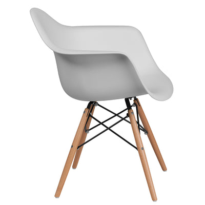 White Plastic/wood Chair