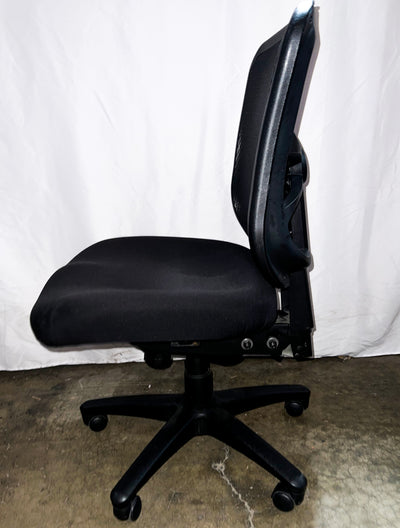 PRE OWNED ARMLESS TASK CHAIR