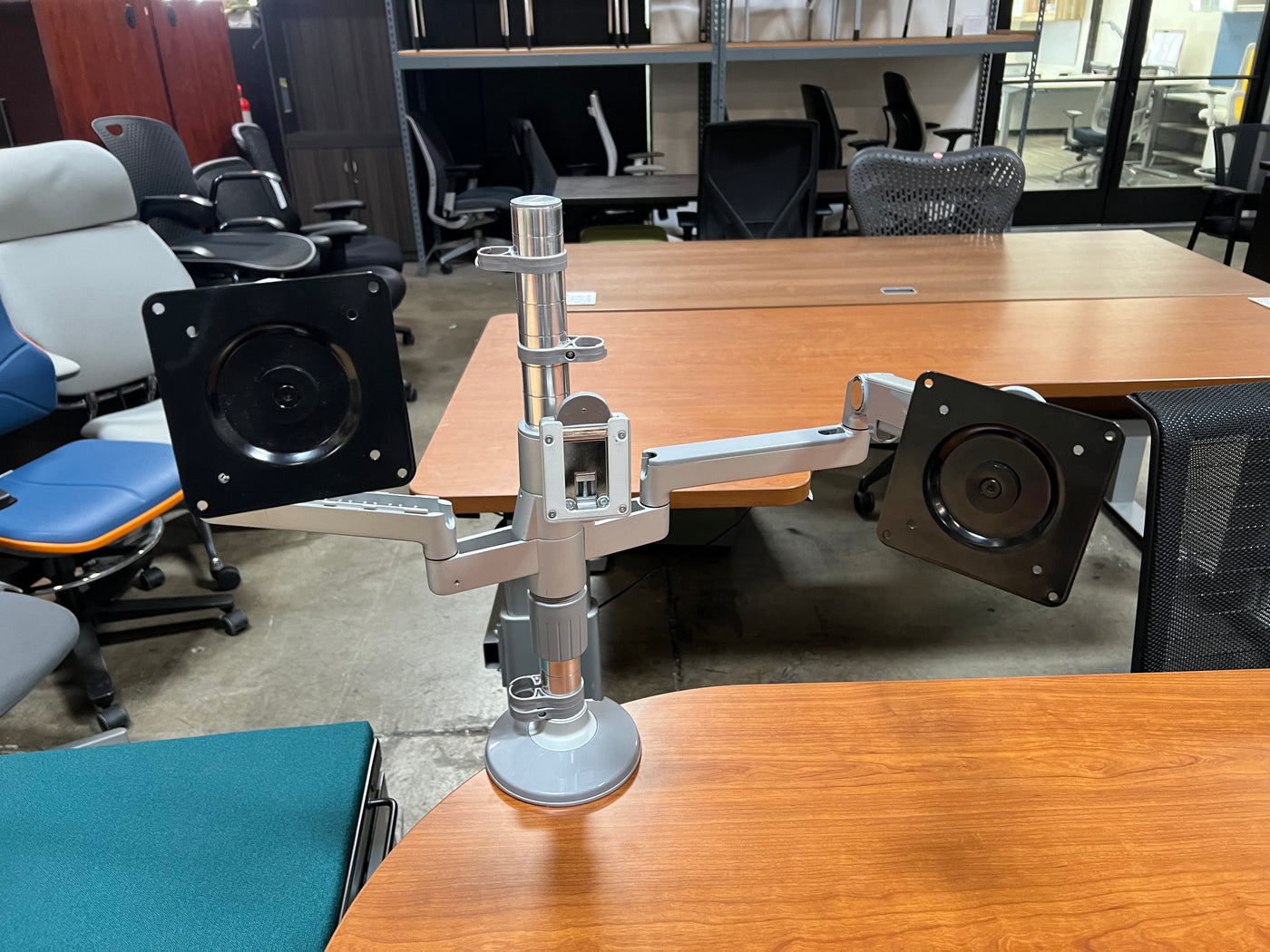 PRE OWNED HUMAN SCALE MONITOR ARMS