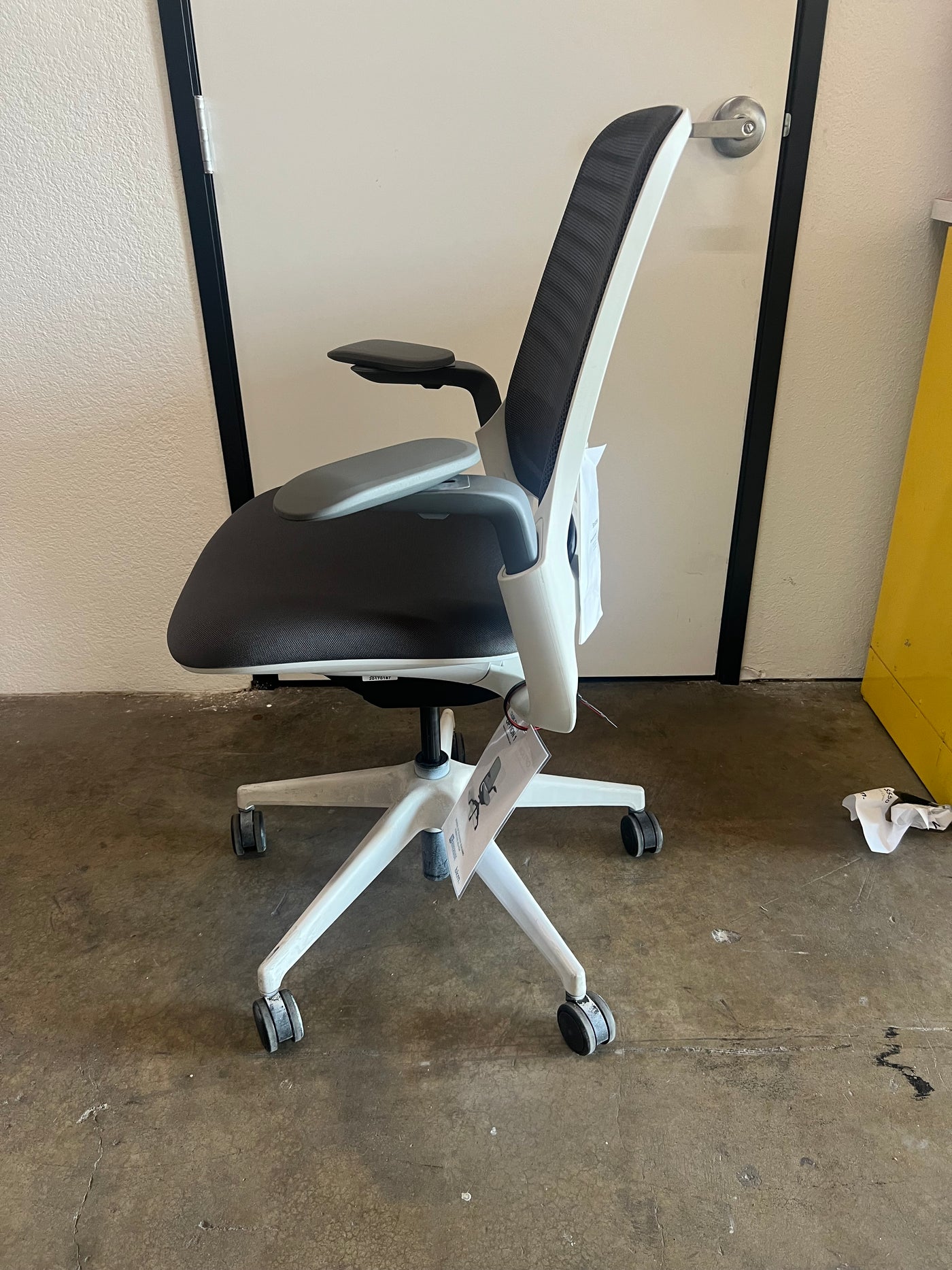 Pre owned Steelcase Series 1 - Office Furniture - Grey