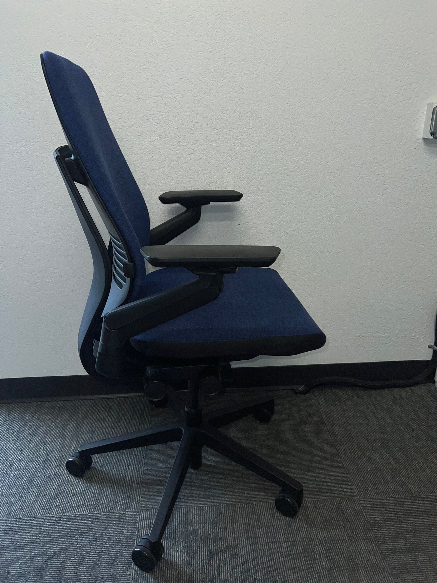 Pre Owned Steelcase Gesture - Office Furniture - Navy Blue - Black Base