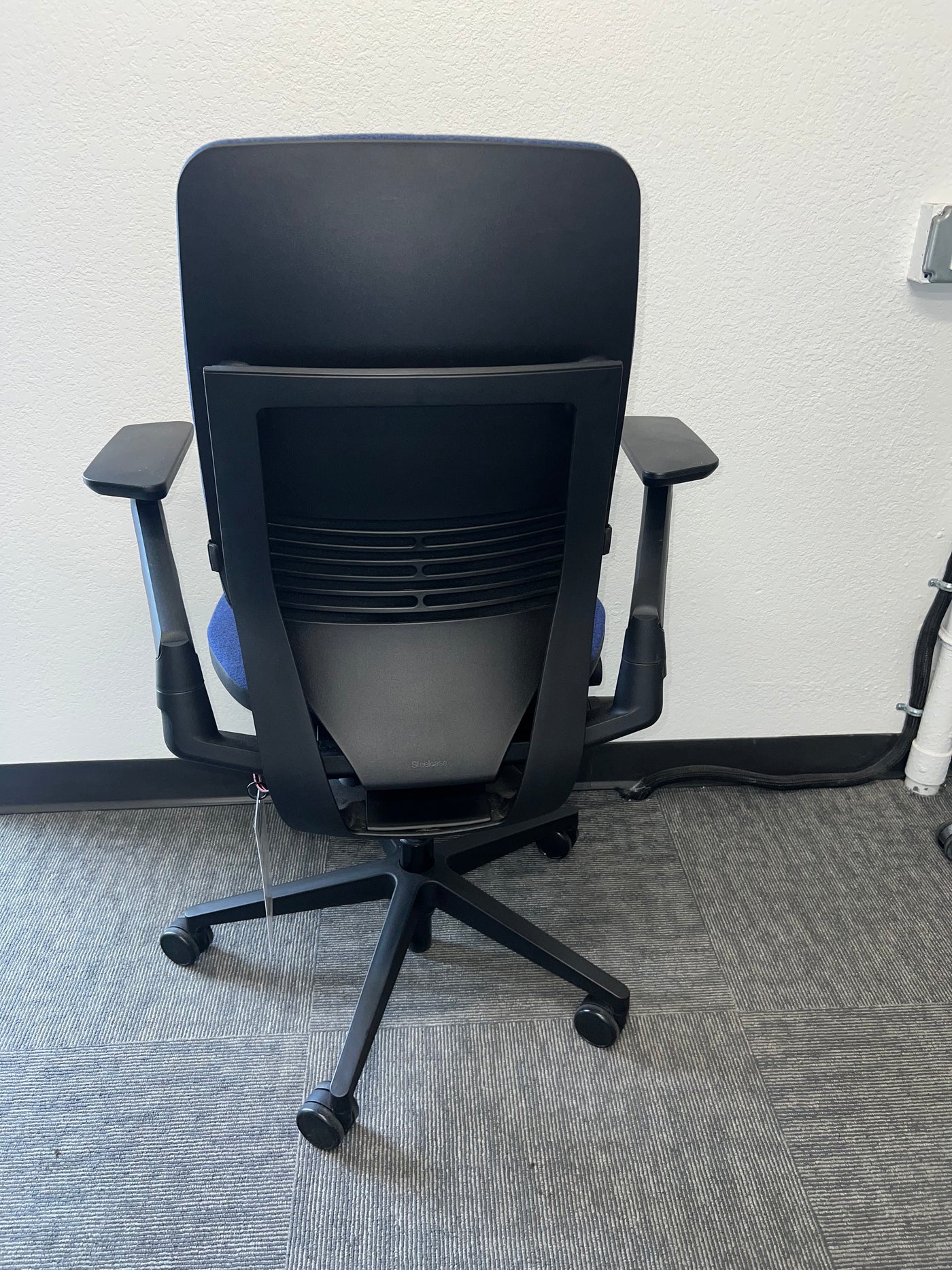 Pre Owned Steelcase Gesture - Office Furniture - Navy Blue - Black Base