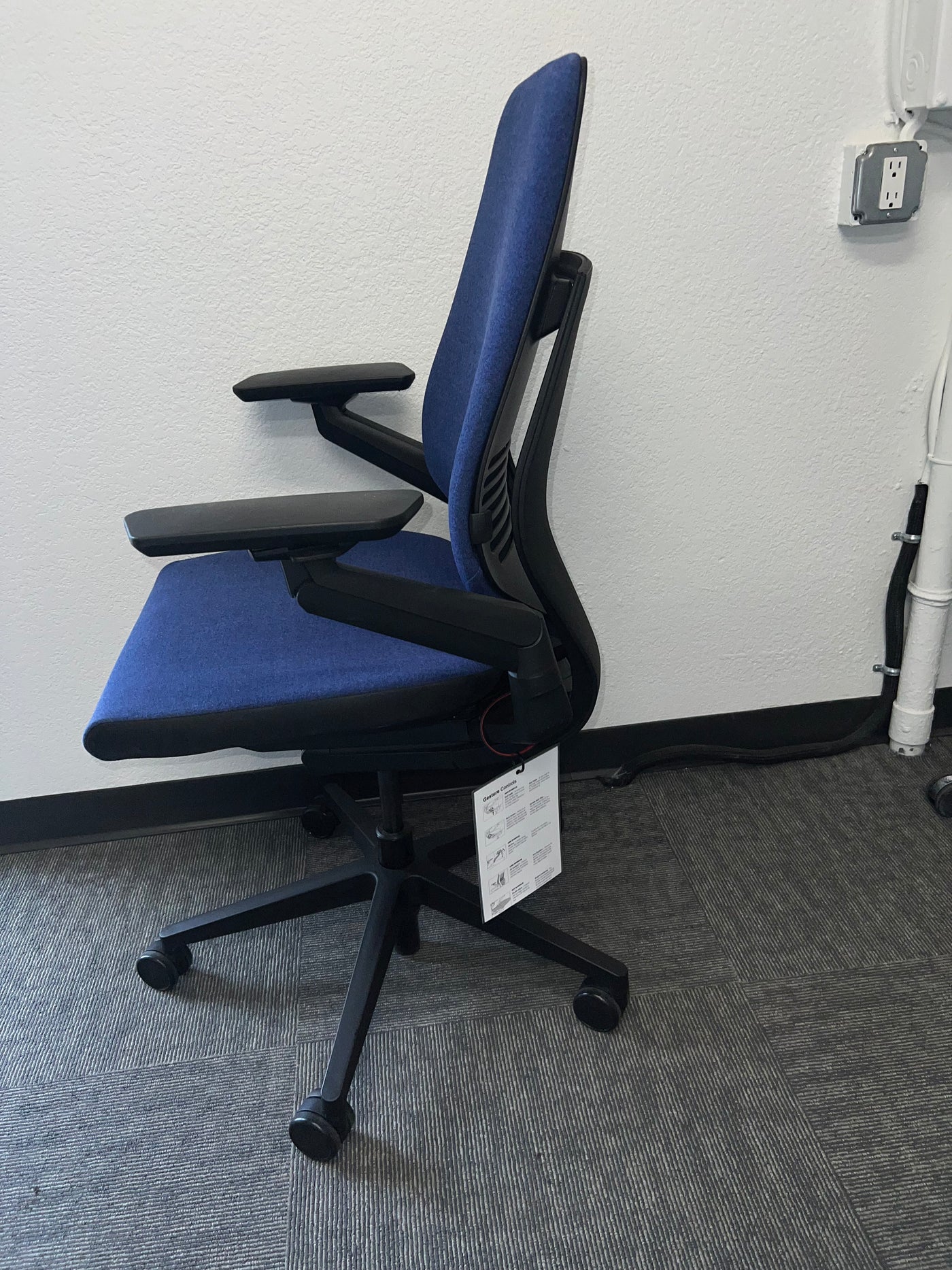 Pre Owned Steelcase Gesture - Office Furniture - Navy Blue - Black Base