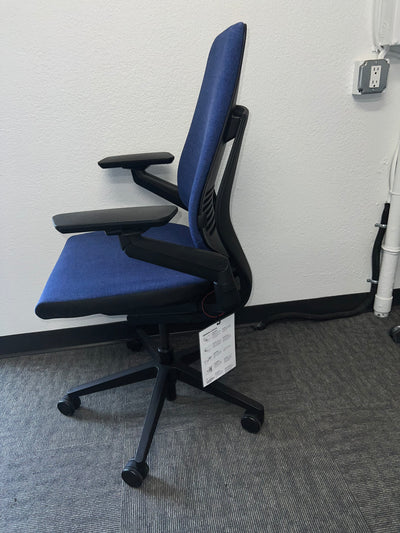 Pre Owned Steelcase Gesture - Office Furniture - Navy Blue - Black Base