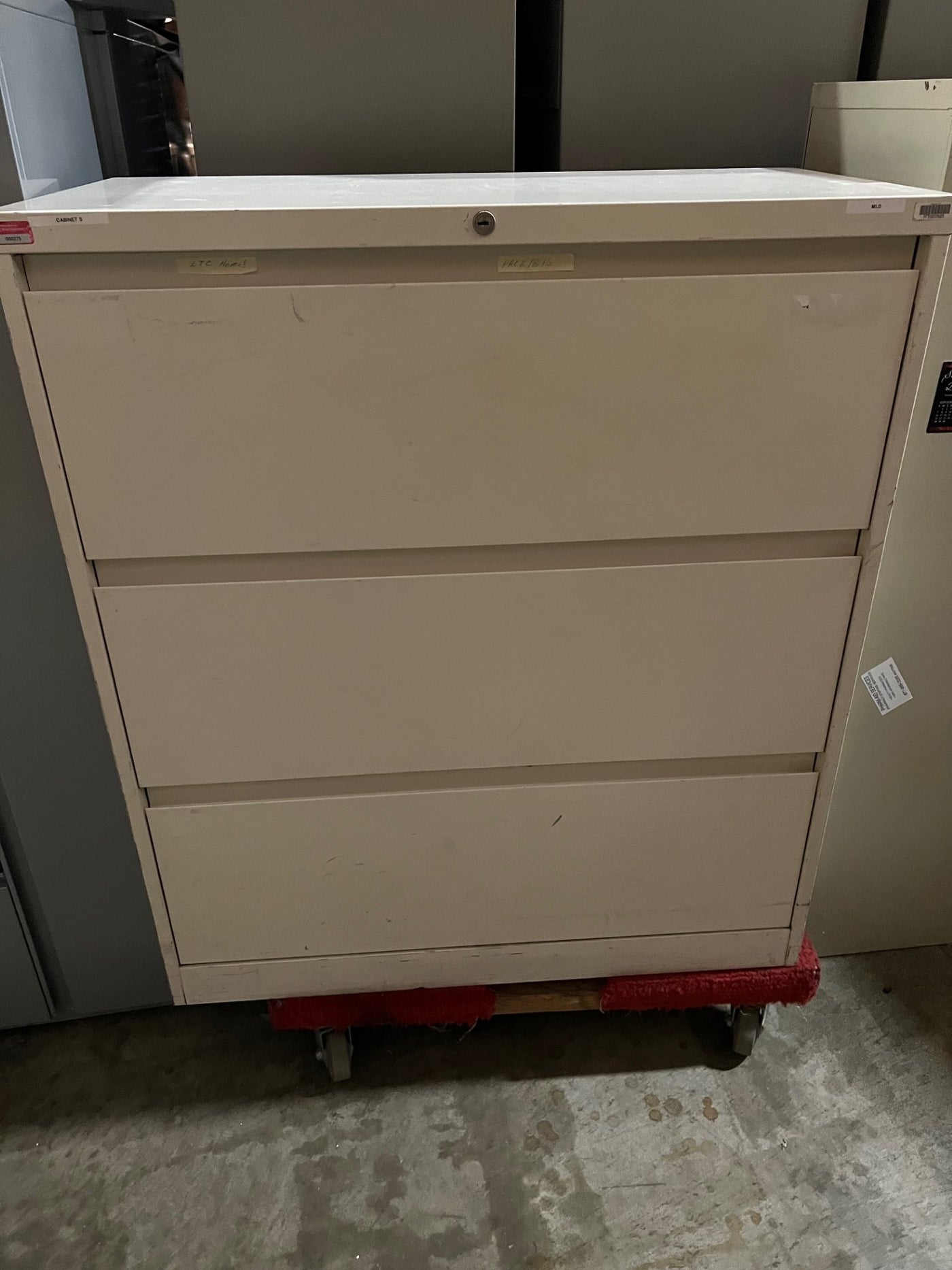 PRE-OWNED STEELCASE 3 DRAWER LATERAL FILE