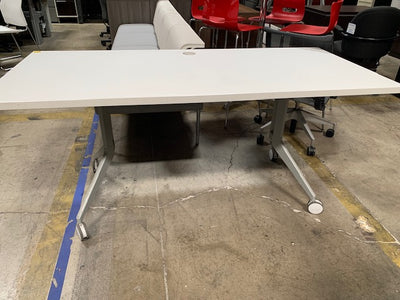 PRE-OWNED TRAINING TABLE