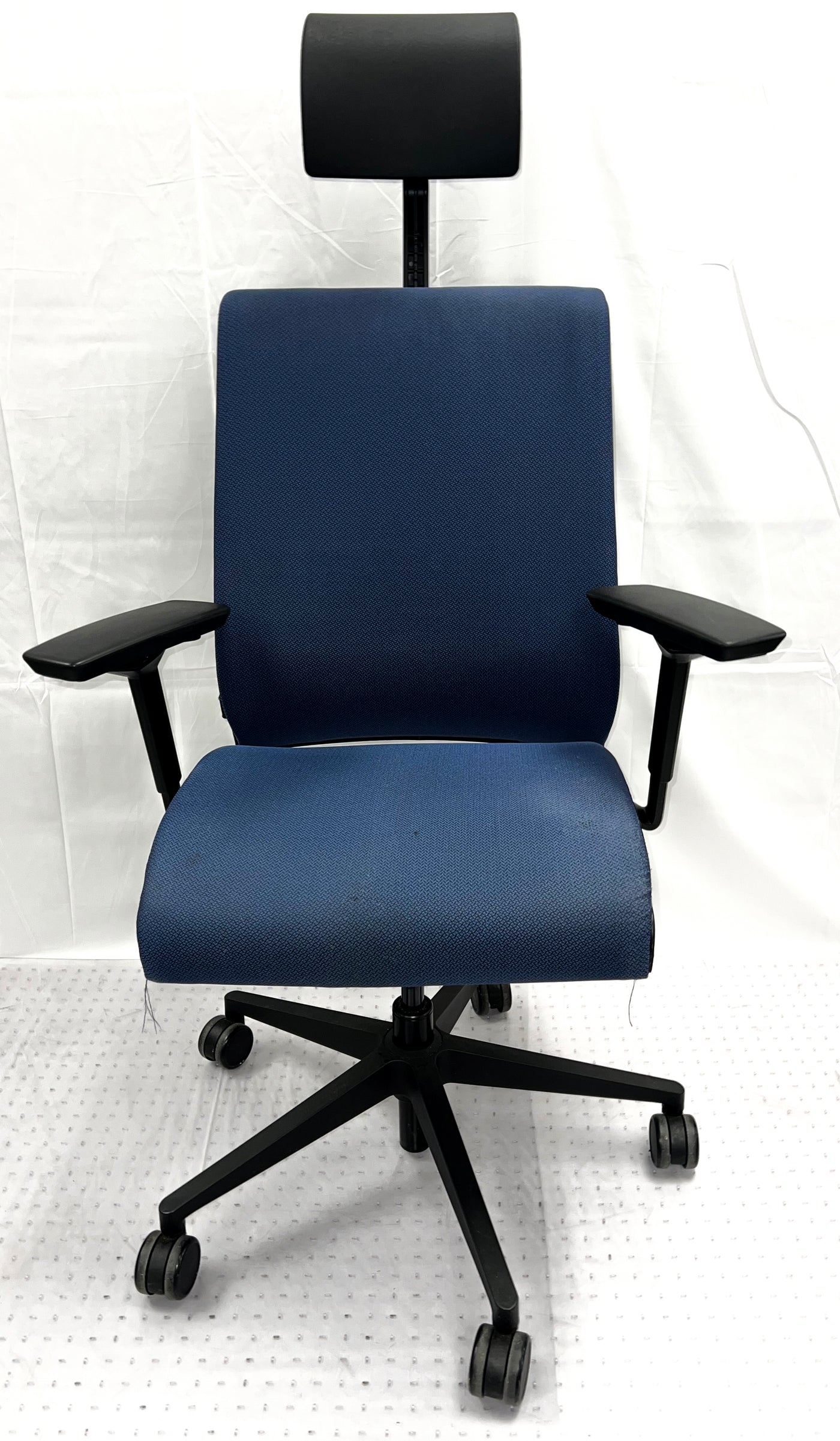Pre Owned Steelcase Think with headrest