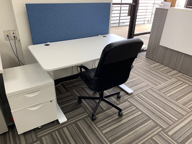 PRE-OWNED SIT STAND DESK, PED, CHAIR AND PRIVACY PANEL