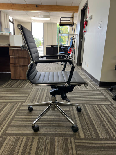 MX EAME STYLE CONFERENCE CHAIR - Miramar Office