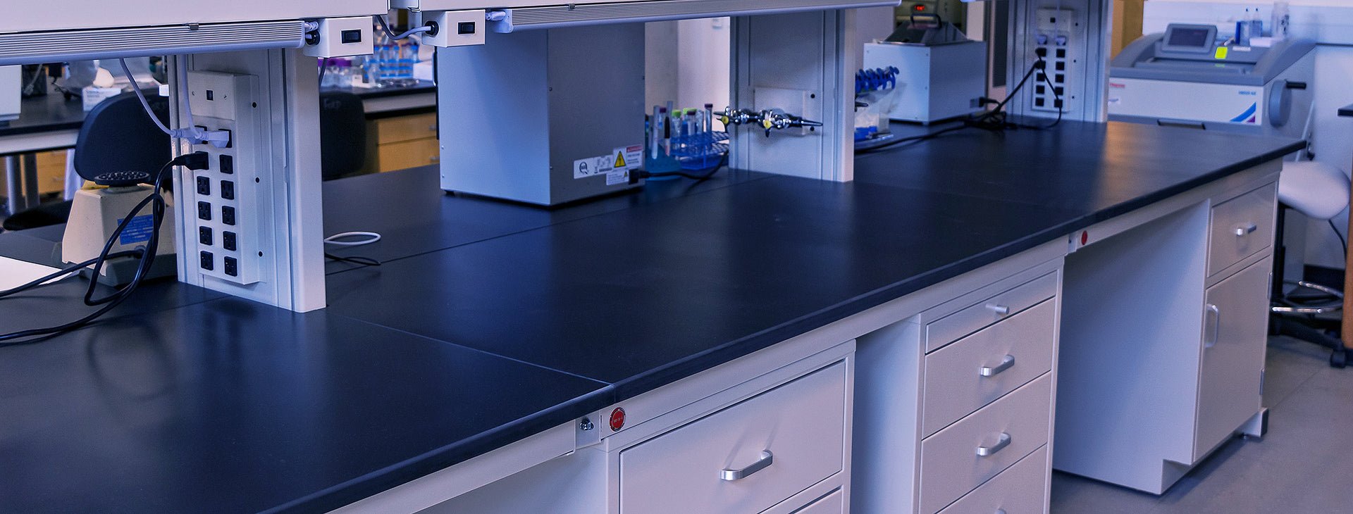 Workstation Industries Concept 2000 double-sided technical workstations