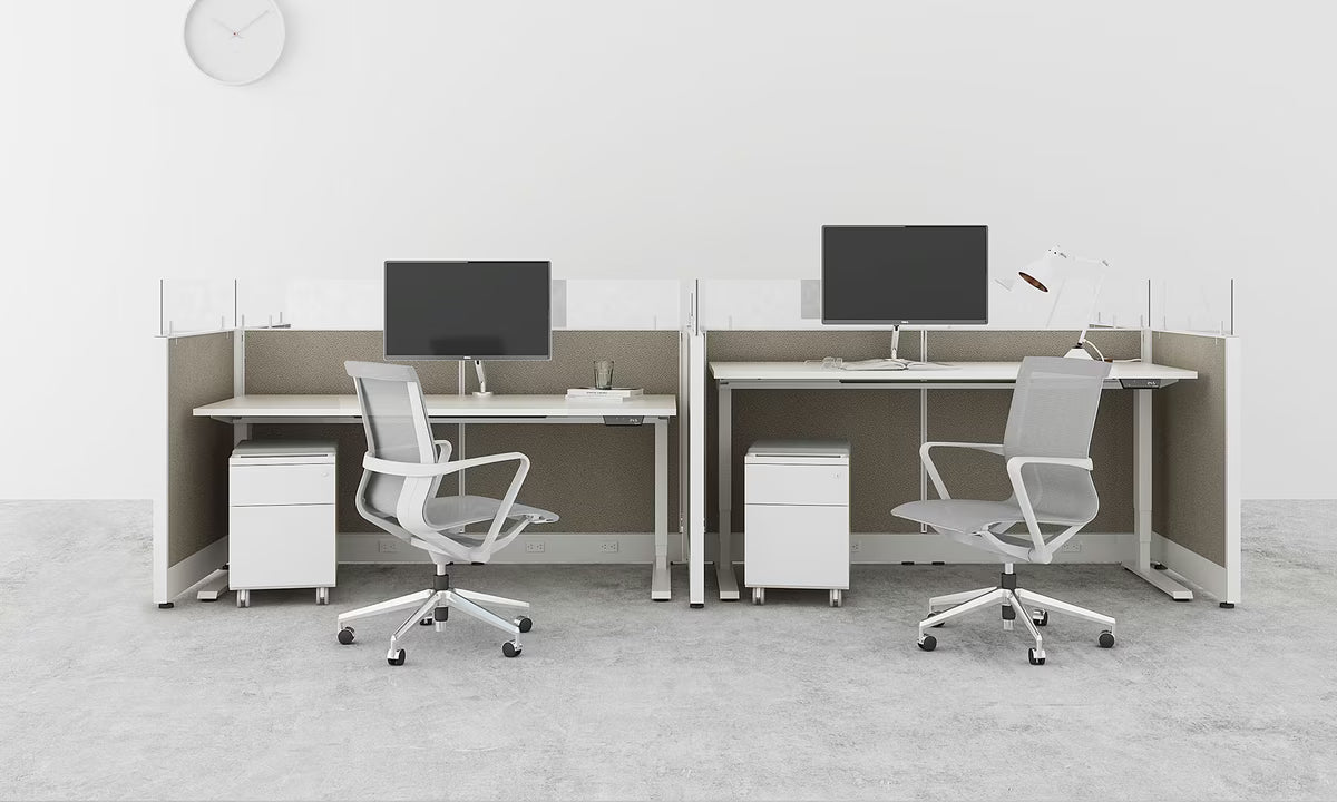 Friant Novo open-plan benching with privacy panels