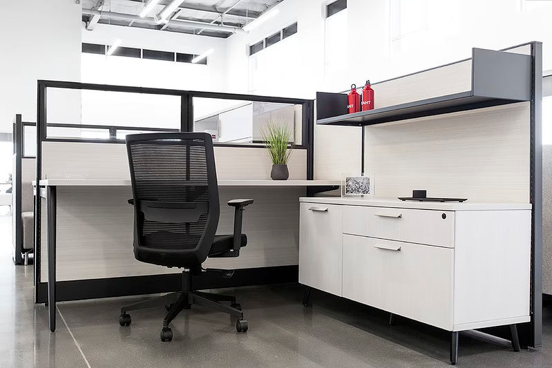 Friant Novo L-shaped workstation with task seating