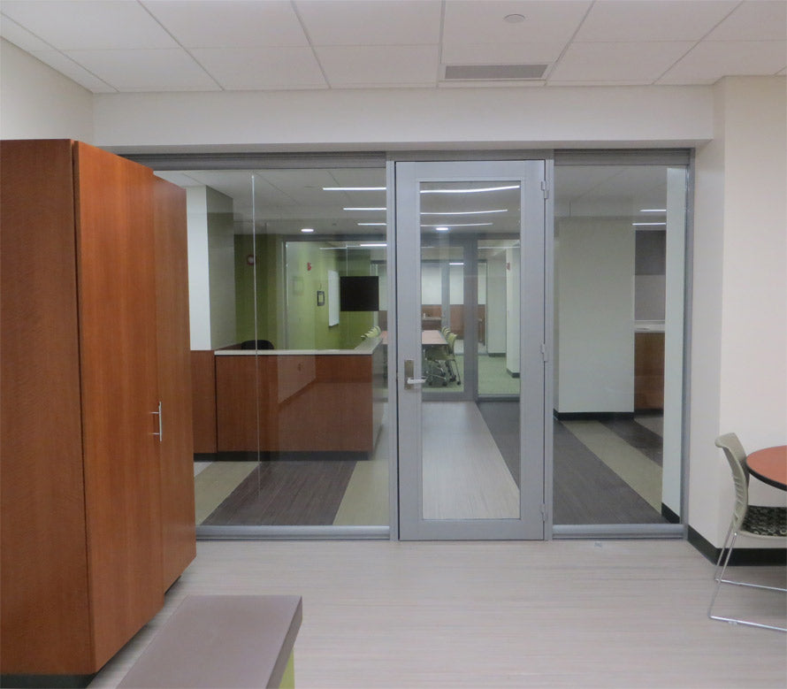 NxtWall View Series full-height butt-seam glass conference room